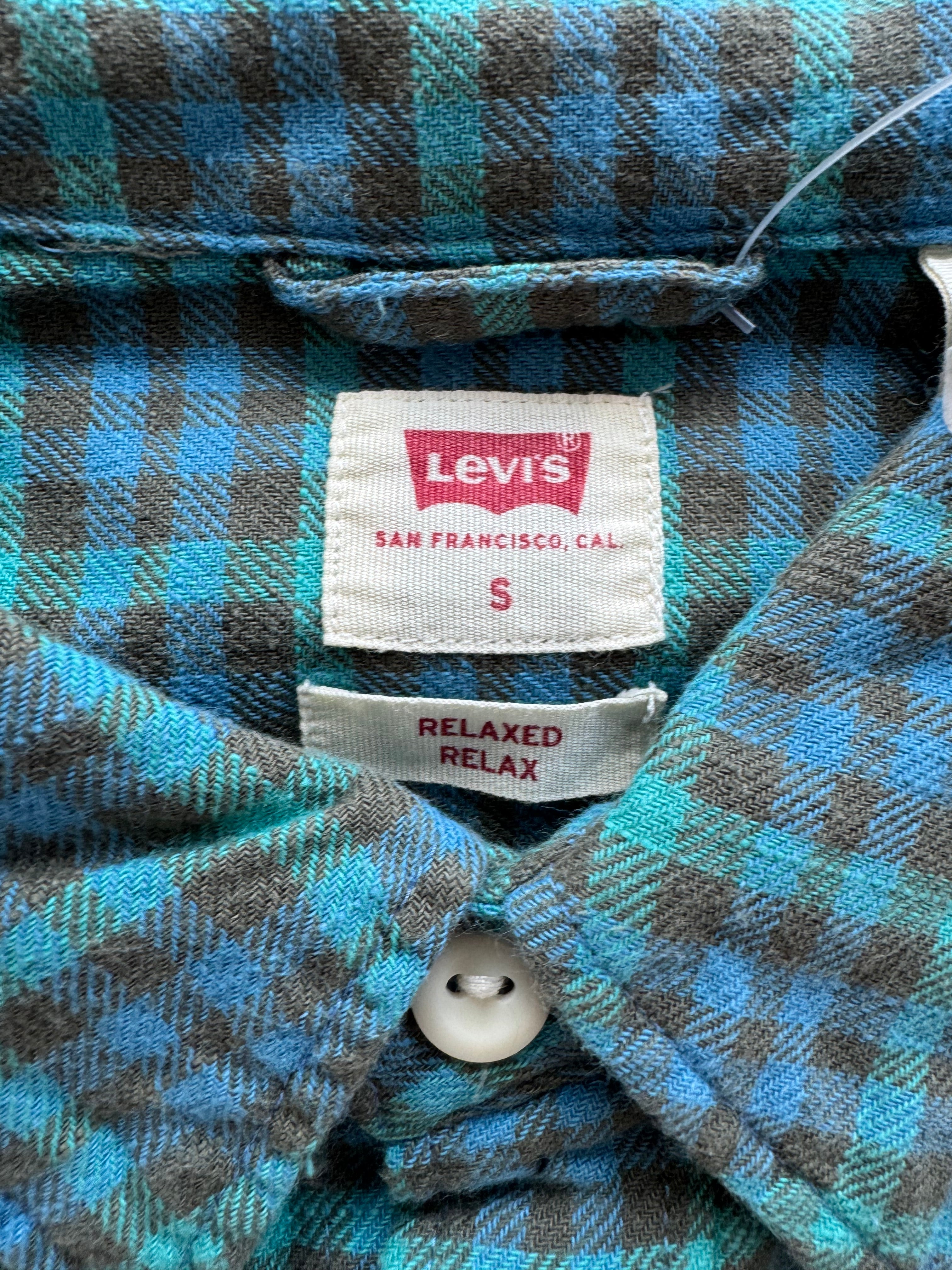 Levi’s plaid shirt