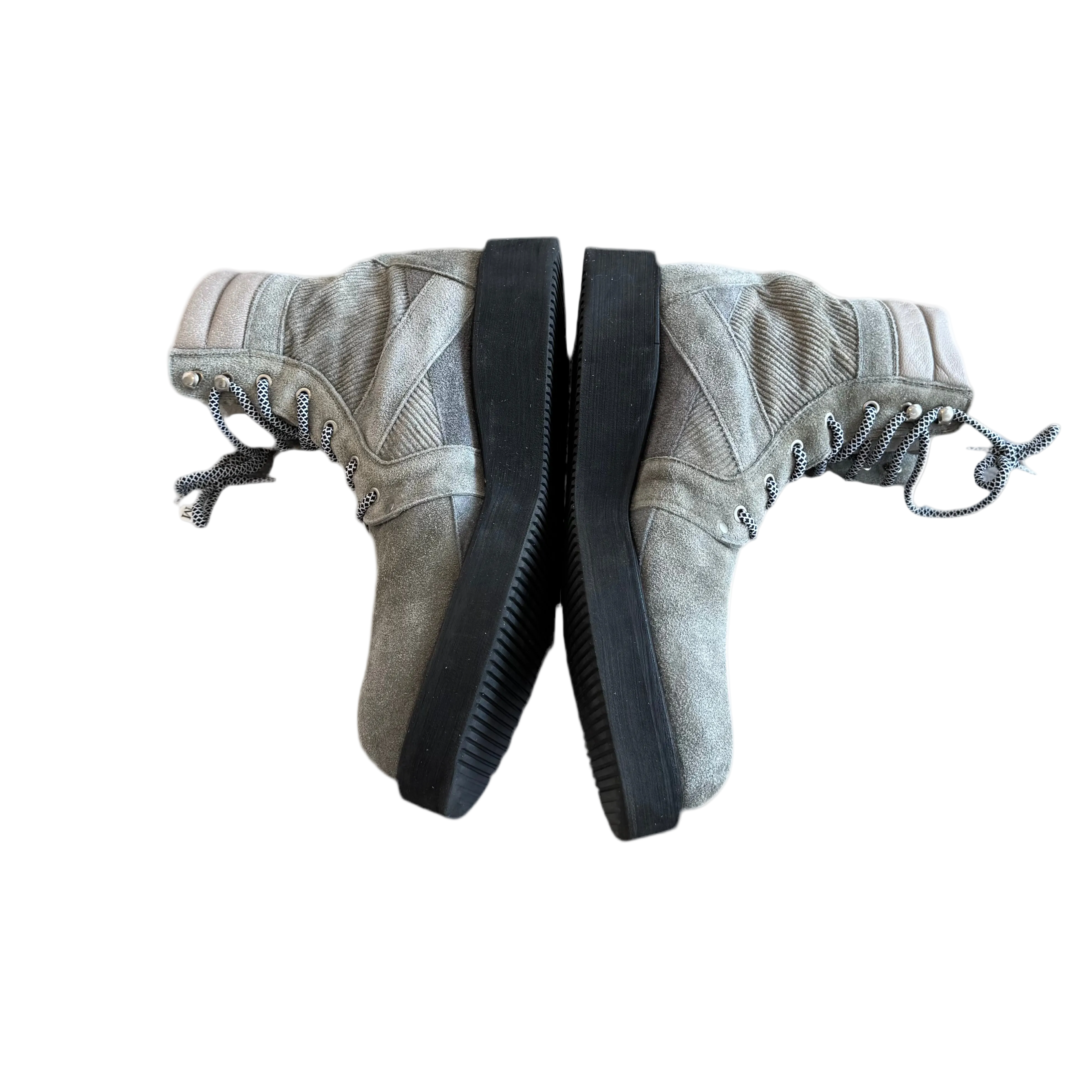 White Mountaineering hiking boots