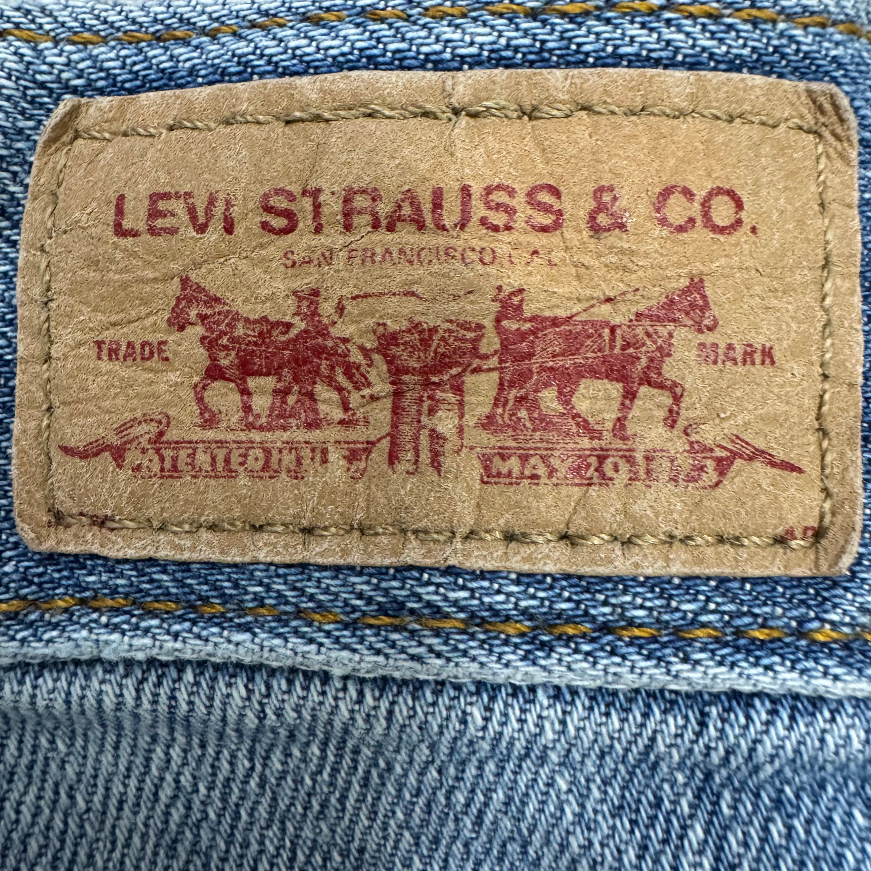 Levis Mid Rise 553 Bootcut Jeans
