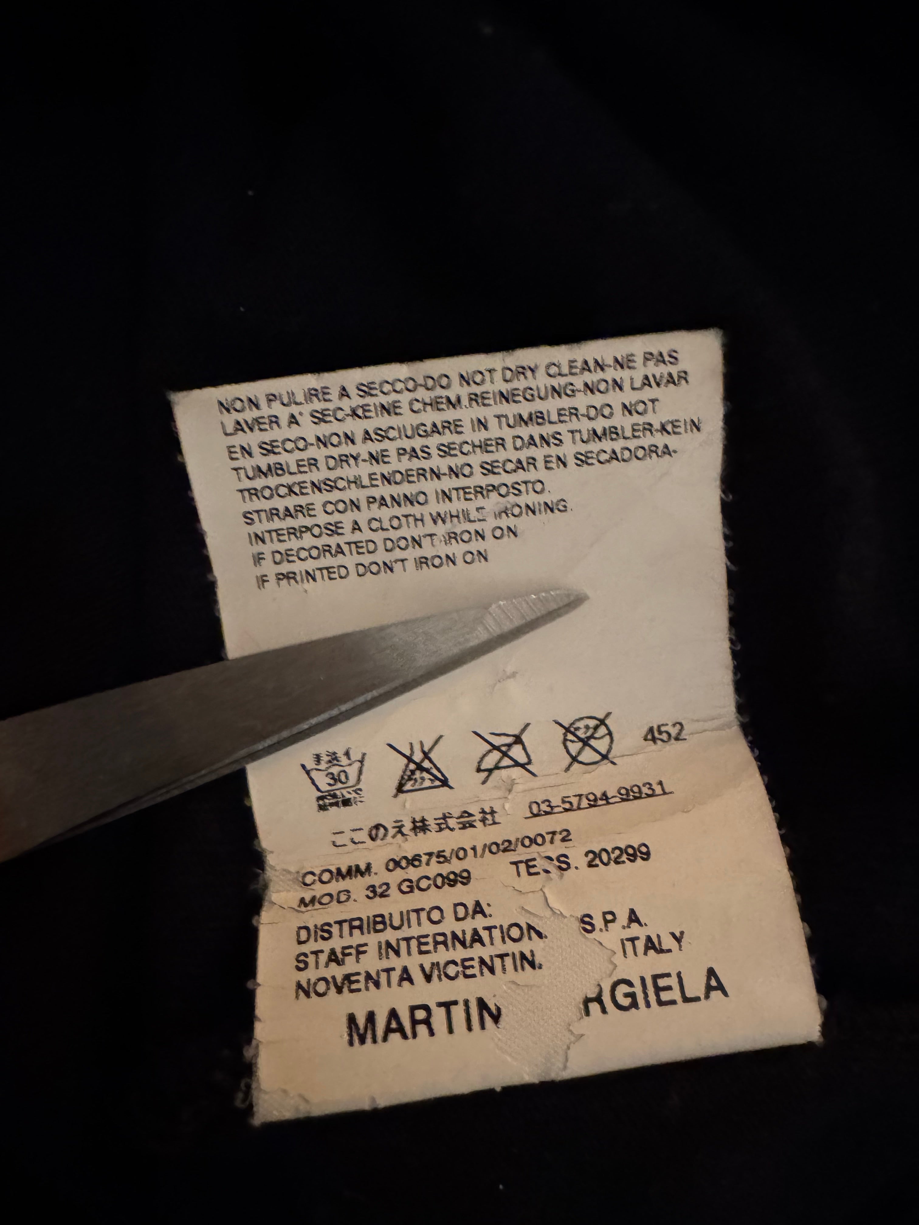 Martin Margiela ‘Aids awareness’ v neck tee